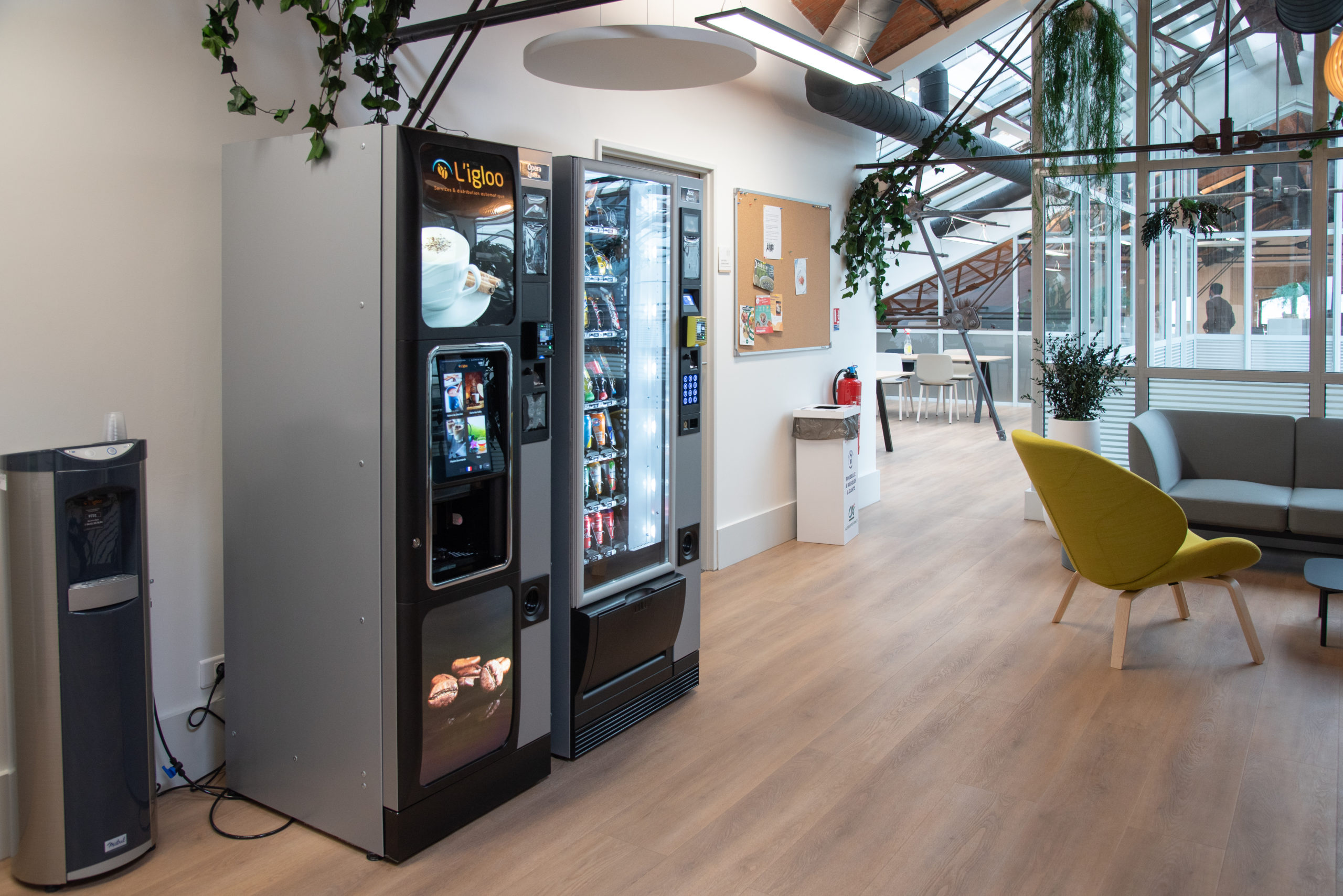 Distributeur automatique boisson chaude et confiserie